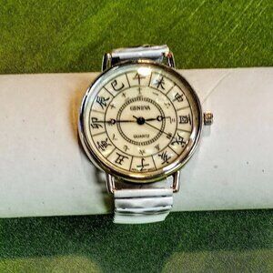 Rare Vintage Geneva Chinese Mother of Pearl White Stretch Watch